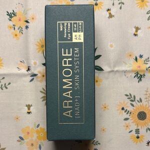 Aramore Renewing Eye Cream